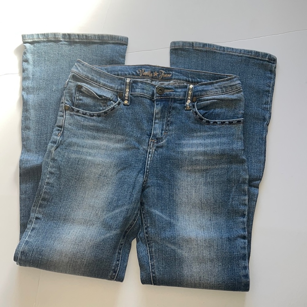 • Bootcut jeans •